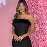 Vestido Negro Plumas