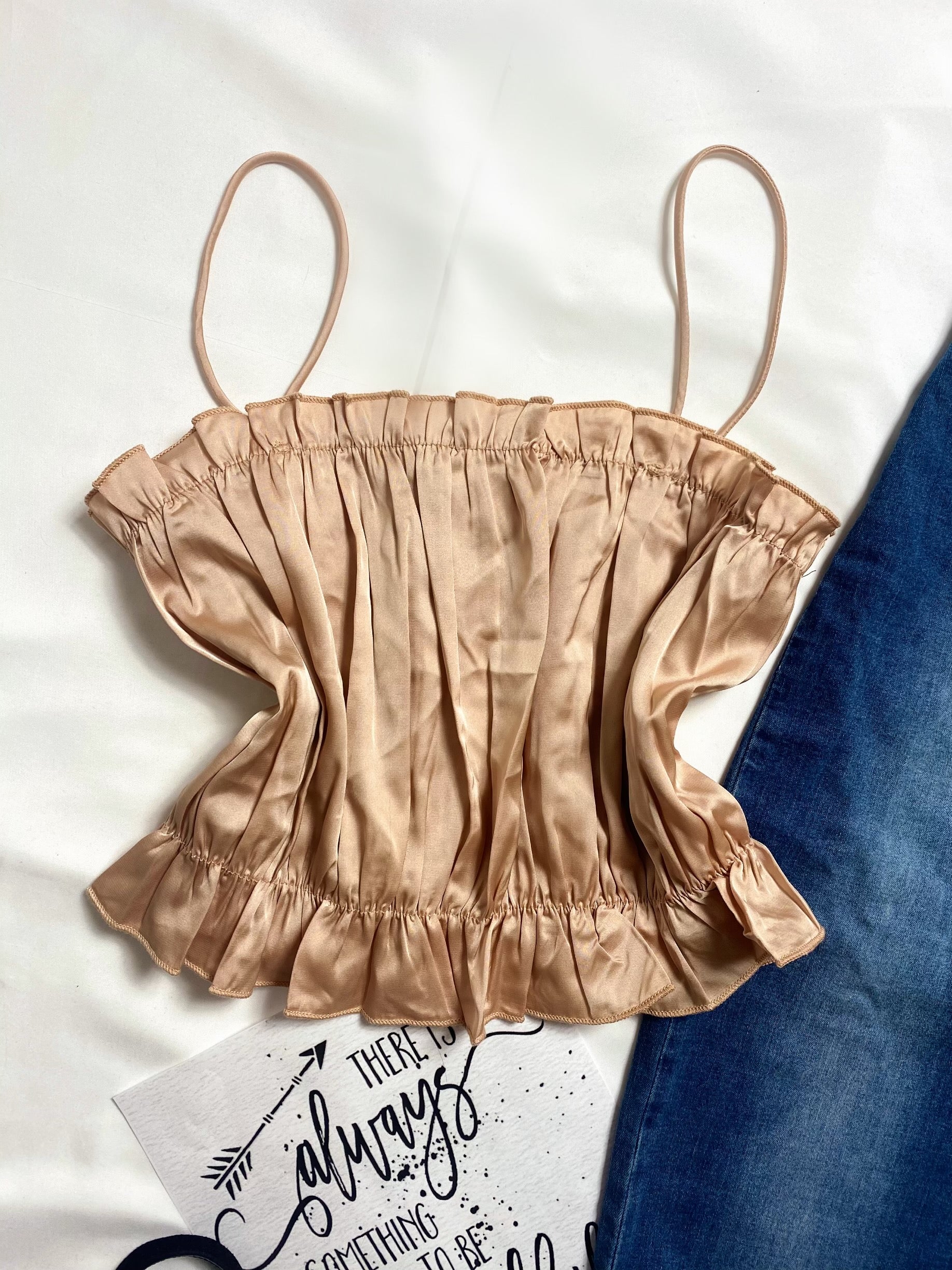 TOP TIRAS FRUNCIDO DORADO SATEN