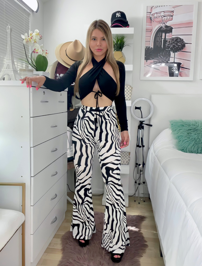 PANTALON ZEBRA BLANCO BOTA CAMPANA